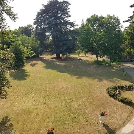 Chateau St Justin Отель типа 